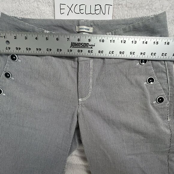 Dockers Women's Striped Mid Rise Curvy Casual Bermuda Shorts Black/White 6 - Picture 5 of 9